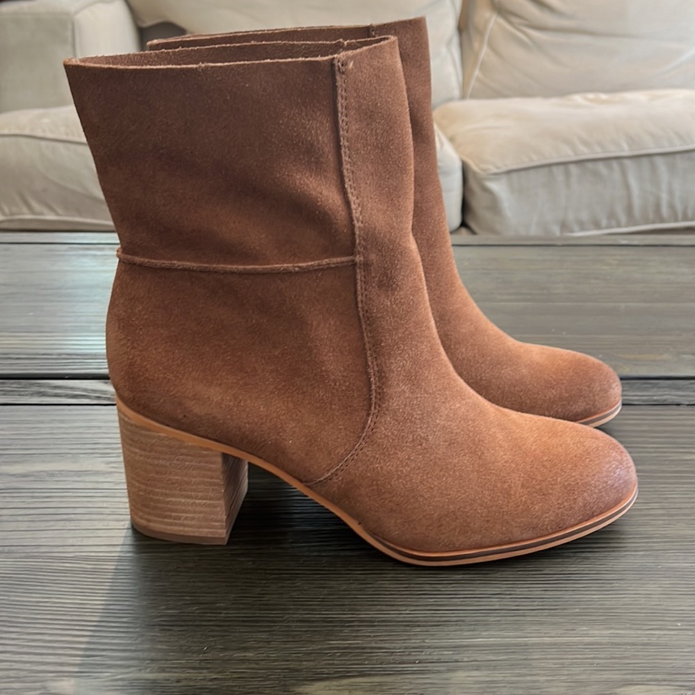 New Frye tan suede ankle boots 6 11